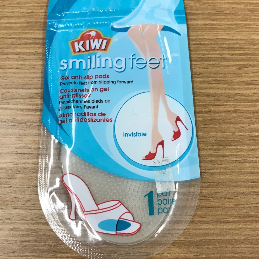 NWOT Kiwi Smiling Feet Gel Anti-Slip Pads